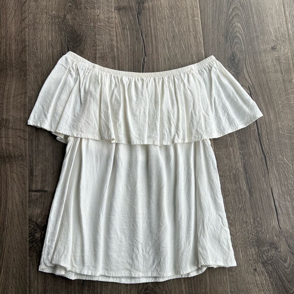 2/$15 Forever 21 Off-Shoulder White Top medium ruffle summer